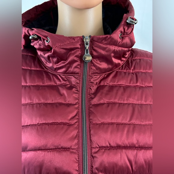 Laurier & Co. Wine Colored Gator Neck Hooded Puffer Soft Shell Sleeves L… - Picture 3 of 16